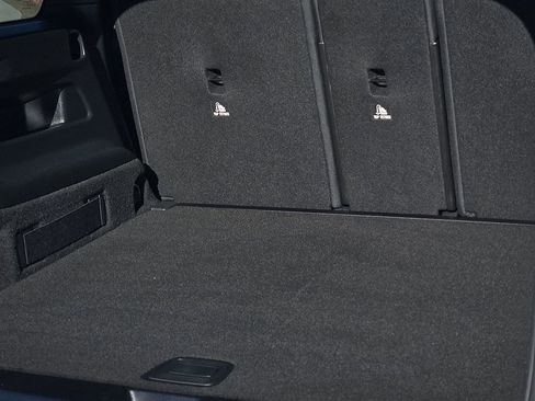 Used 2023 Mercedes-Benz GLB 250 4MATIC image 9