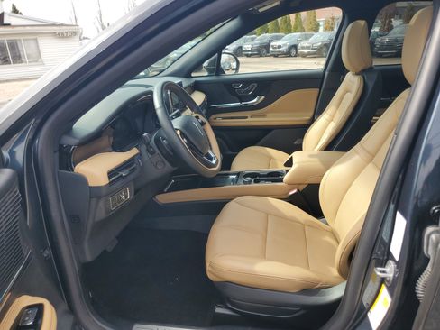 Used 2022 Lincoln Corsair Reserve w/ Equipment Group 201A image 12