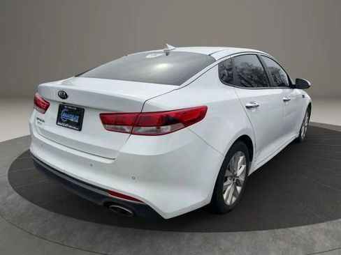 Used 2018 Kia Optima LX w/ 17" Alloy Wheels Package image 5