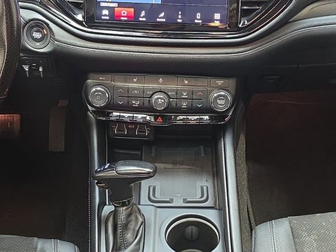 Used 2022 Dodge Durango GT image 25