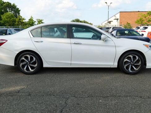Used 2016 Honda Accord EX image 8