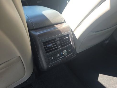 Used 2018 Toyota Avalon Limited FWD image 27