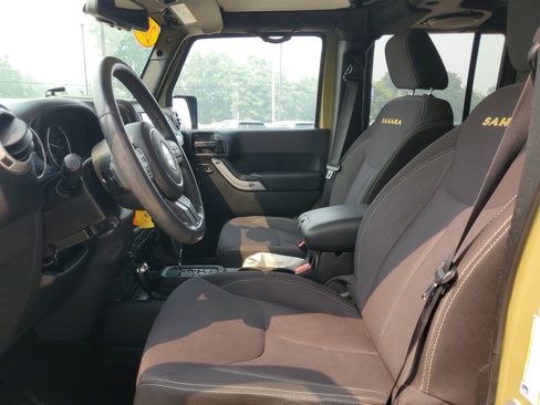 Used 2013 Jeep Wrangler Unlimited Sahara w/ Connectivity Group AWD/4WD image 8