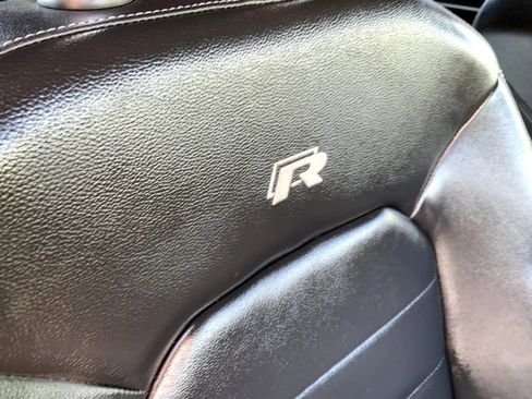 Used 2015 Volkswagen Golf R 4-Door image 33