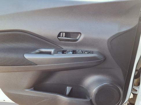 Certified 2025 Nissan Kicks Play S image 18