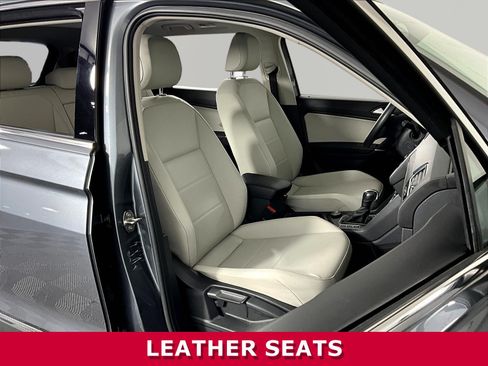 Used 2020 Volkswagen Tiguan SE w/ Panoramic Sunroof Package AWD/4WD image 29