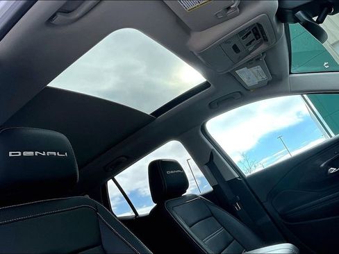 Used 2022 GMC Terrain Denali w/ Denali Premium Package image 22