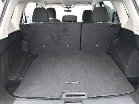 Used 2025 Nissan Rogue SV FWD image 30