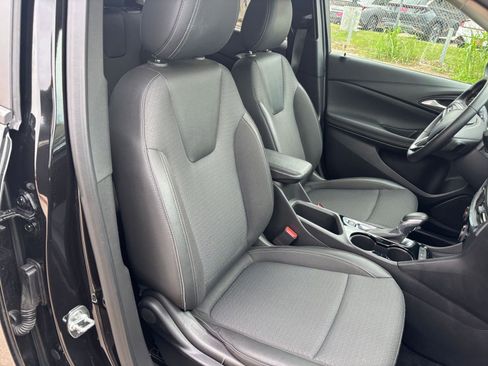 Used 2025 Buick Encore GX Preferred FWD image 35