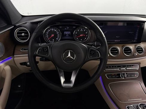 Used 2018 Mercedes-Benz E 400 4MATIC Sedan image 19