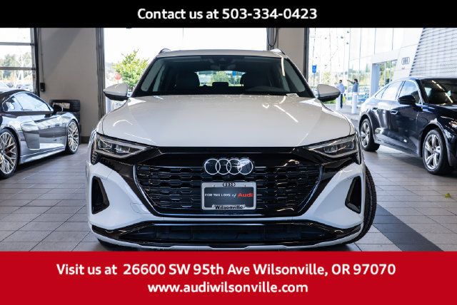 Used 2024 Audi Q8 e-tron Premium AWD/4WD image 2