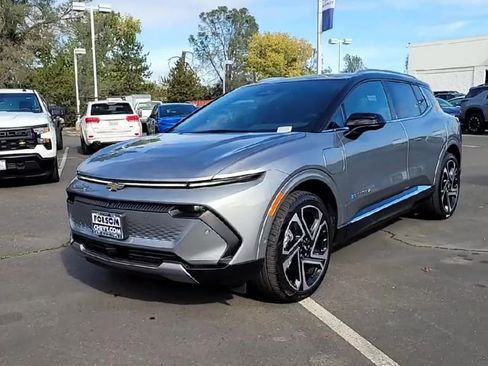 New 2026 Chevrolet Equinox EV LT image 4