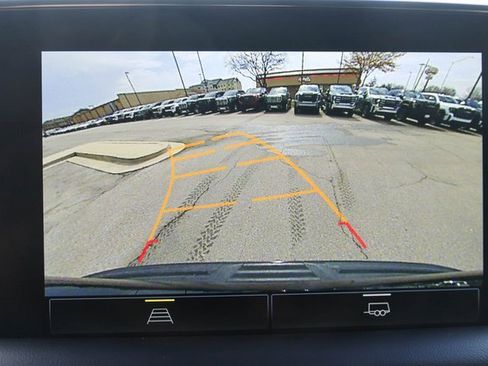 Used 2022 Chevrolet Suburban Z71 image 35