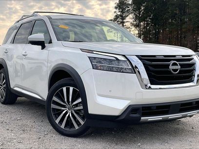 Used 2024 Nissan Pathfinder Platinum w/ Cargo Package