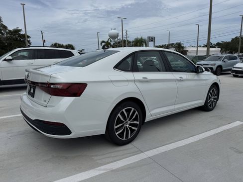 New 2025 Volkswagen Jetta SE image 3