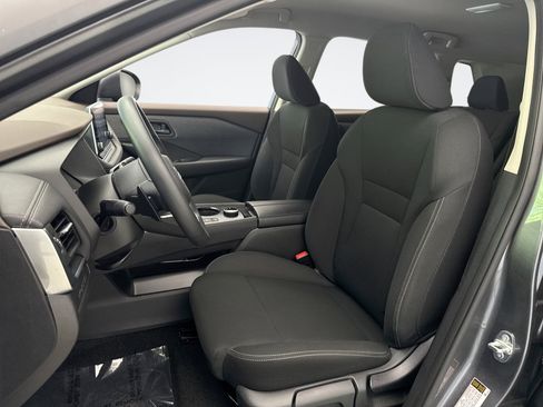 Used 2023 Nissan Rogue S AWD/4WD image 11
