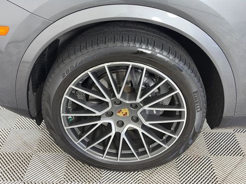 Used 2020 Porsche Cayenne image 8