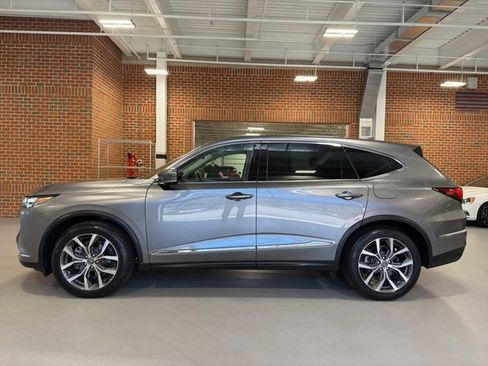 Used 2023 Acura MDX SH-AWD w/ Technology Package image 4