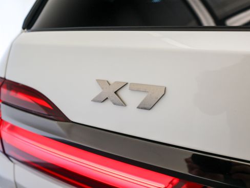Used 2021 BMW X7 M50i image 61