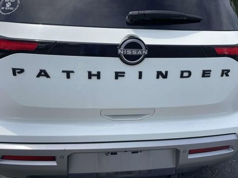 Used 2022 Nissan Pathfinder SL w/ SL Premium Package image 6