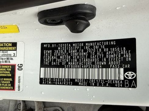 Used 2017 Toyota Corolla LE FWD image 32