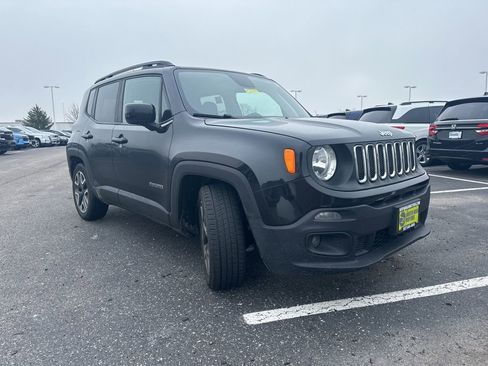 Used 2018 Jeep Renegade Latitude image 12