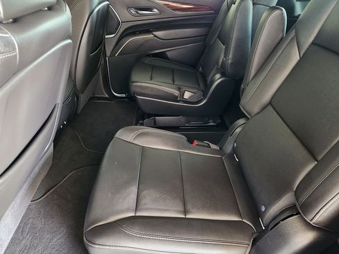 Used 2021 Cadillac Escalade Luxury AWD/4WD image 38