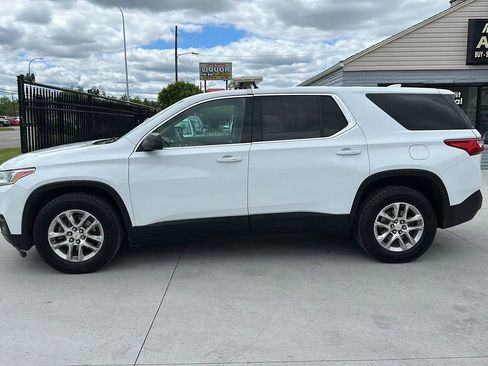 Used 2021 Chevrolet Traverse LS image 8