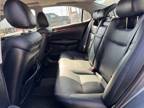 Used 2005 Lexus ES 330 Sedan image 14