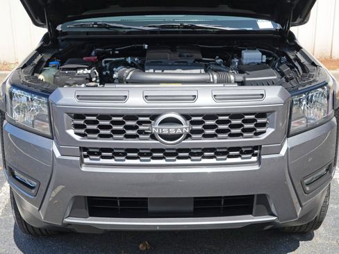Used 2025 Nissan Frontier SV w/ SV Convenience Package RWD image 7