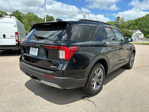 Used 2026 Ford Explorer Active w/ Active Comfort Package AWD/4WD image 3