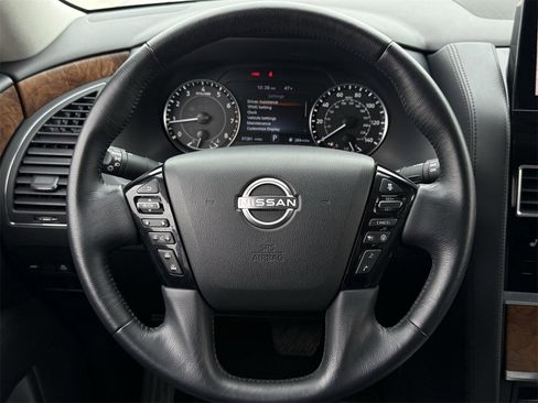 Used 2024 Nissan Armada SL image 13