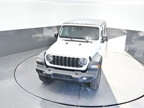 Used 2025 Jeep Wrangler Sport S image 18