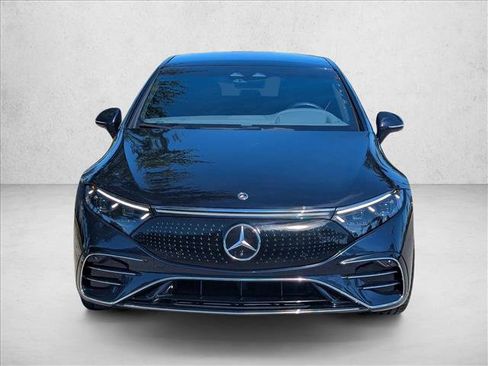 Used 2024 Mercedes-Benz EQS 580 4MATIC Sedan image 2
