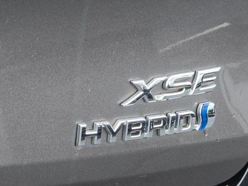 Used 2022 Toyota Sienna XSE FWD image 13