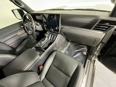Used 2025 Lexus GX 550 image 18
