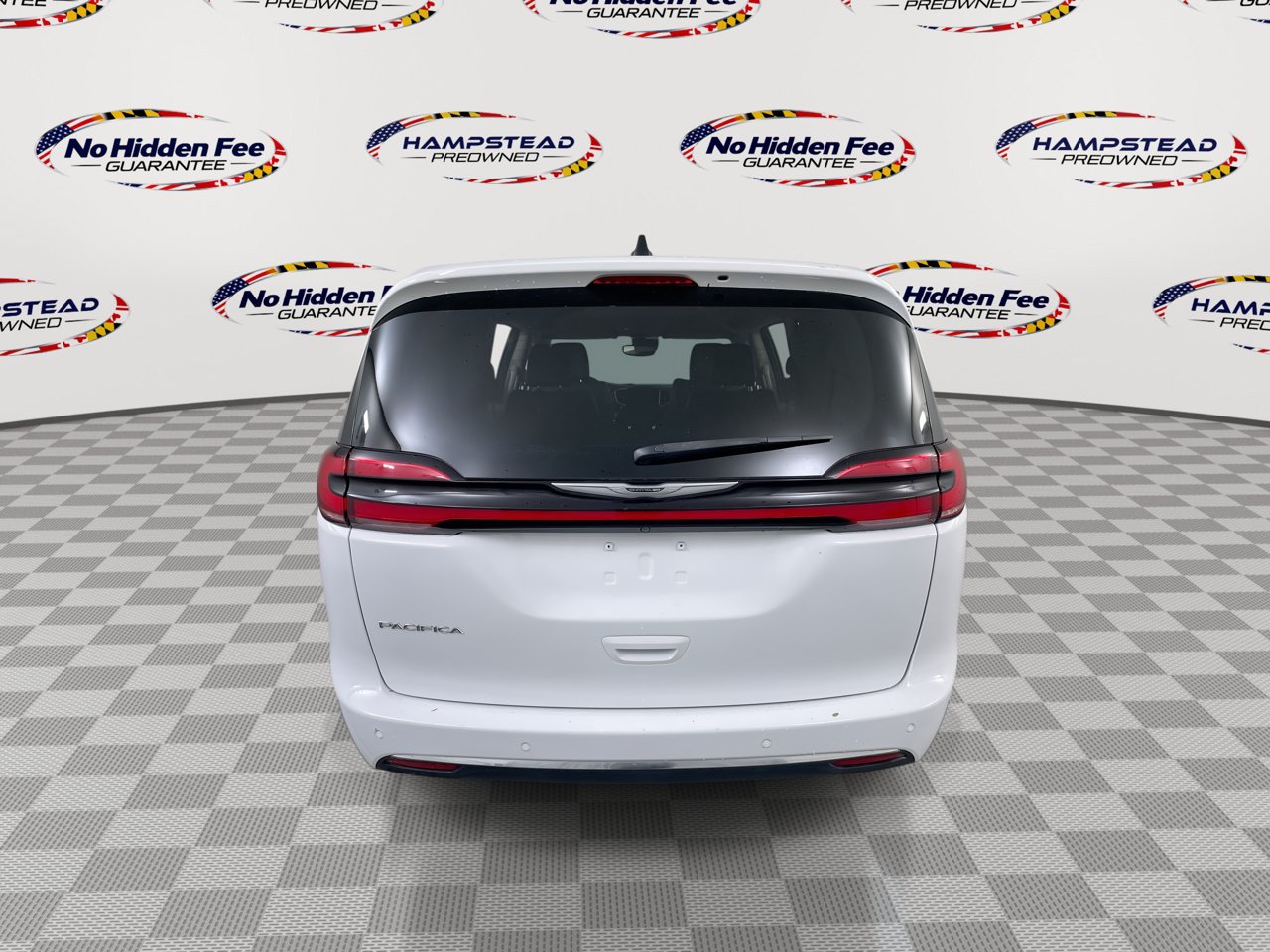 Used 2023 Chrysler Pacifica Touring-L FWD image 8