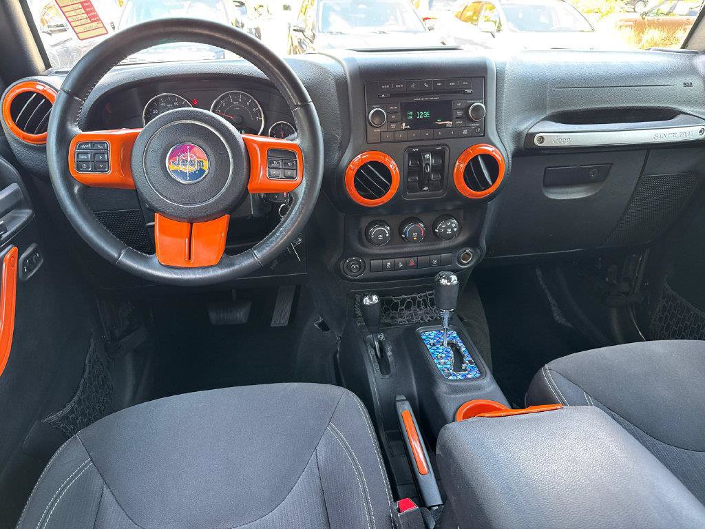 Used 2016 Jeep Wrangler Unlimited Sahara w/ Connectivity Group AWD/4WD image 22