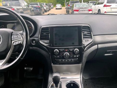 Used 2021 Jeep Grand Cherokee Laredo X AWD/4WD image 18