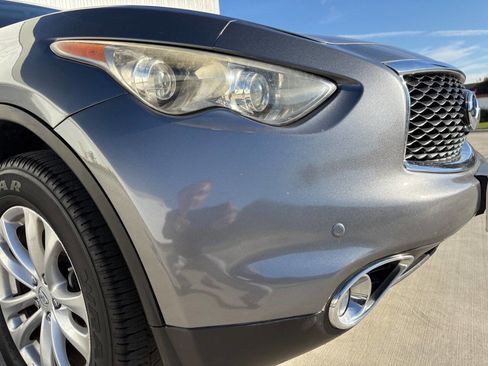 Used 2017 INFINITI QX70 AWD w/ Premium Package image 9