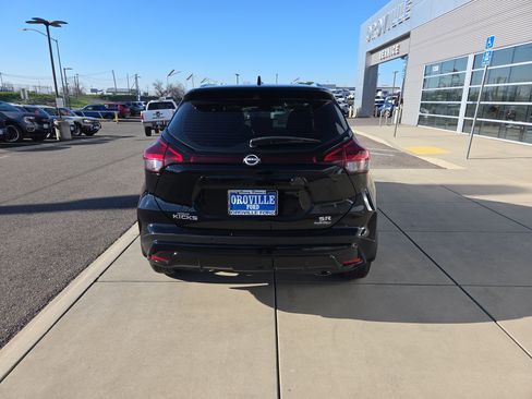 Used 2023 Nissan Kicks SR w/ SR Premium Package image 4