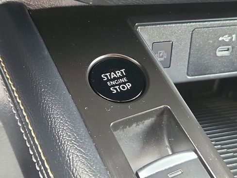 Certified 2025 Nissan Kicks SV AWD/4WD image 26