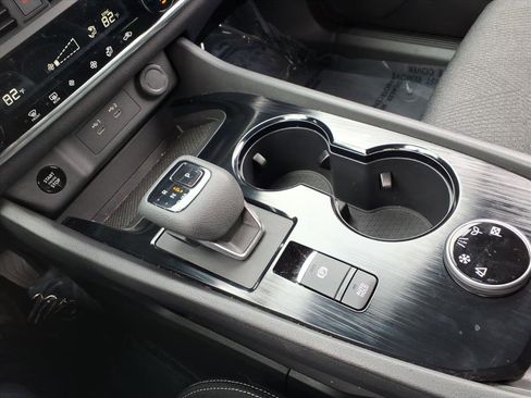 Certified 2025 Nissan Rogue SV image 29