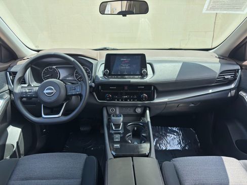 Used 2022 Nissan Rogue SV FWD image 11