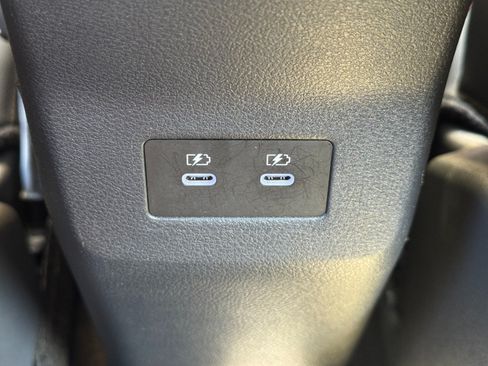 Used 2025 Nissan Kicks SR FWD image 28