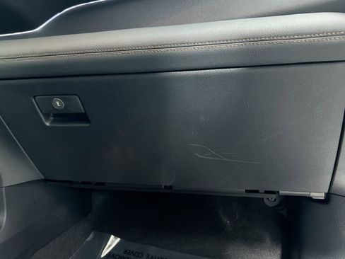 Used 2025 Toyota Sienna Platinum image 37