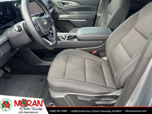 Certified 2024 Chevrolet Traverse LS FWD image 18