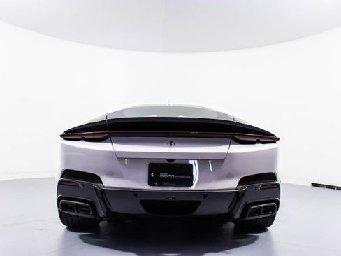 Certified 2025 Ferrari 12Cilindri RWD image 21