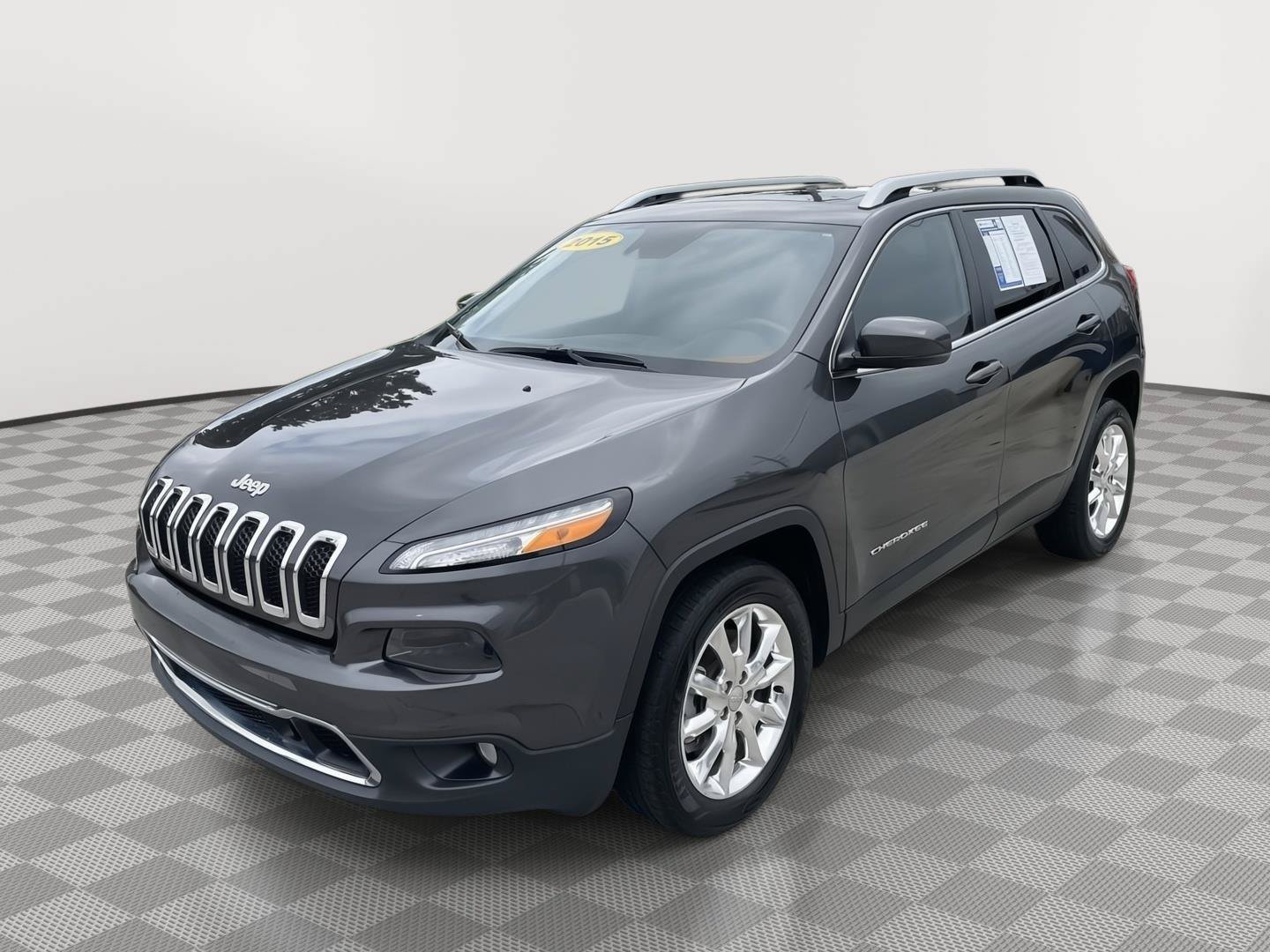 Used 2015 Jeep Cherokee Limited w/ Luxury Group AWD/4WD image 10
