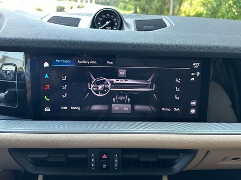 New 2025 Porsche Cayenne Coupe image 23